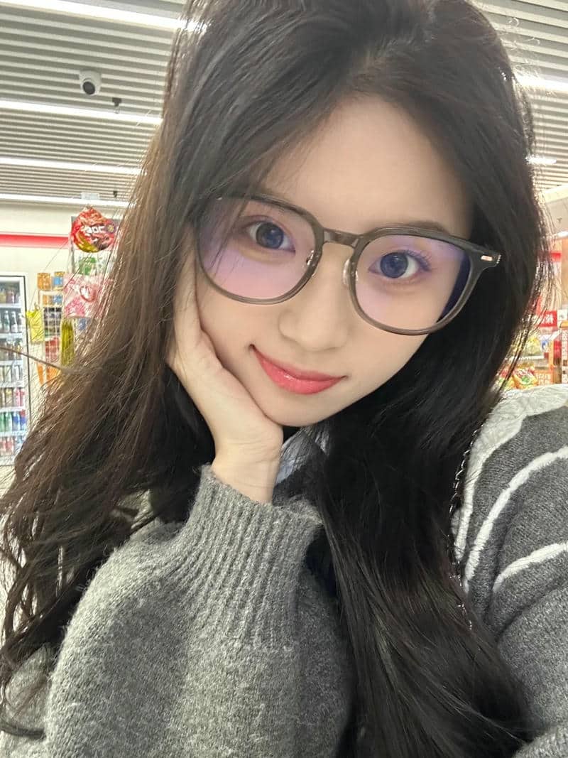 การ์ตูนผู้หญิงใส่แว่น-2