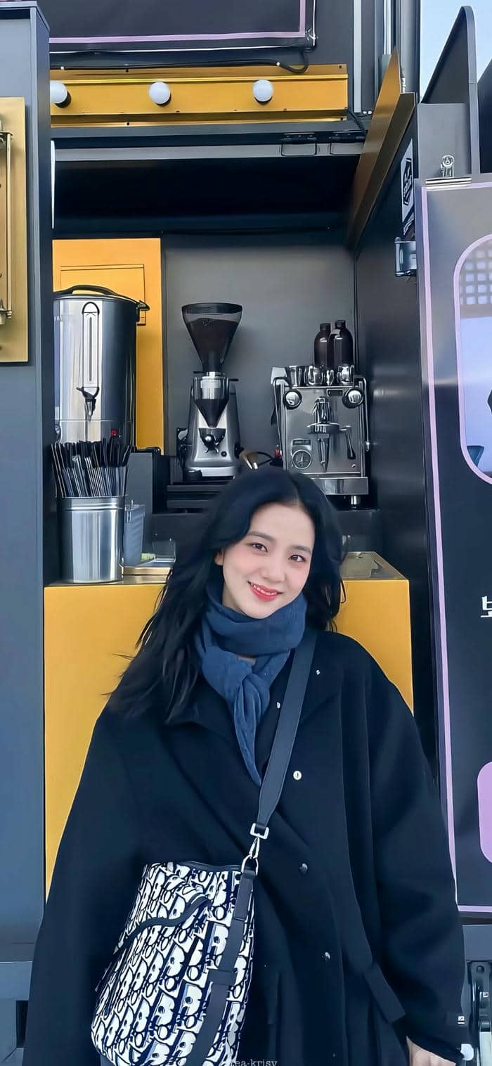 จีซู black pink