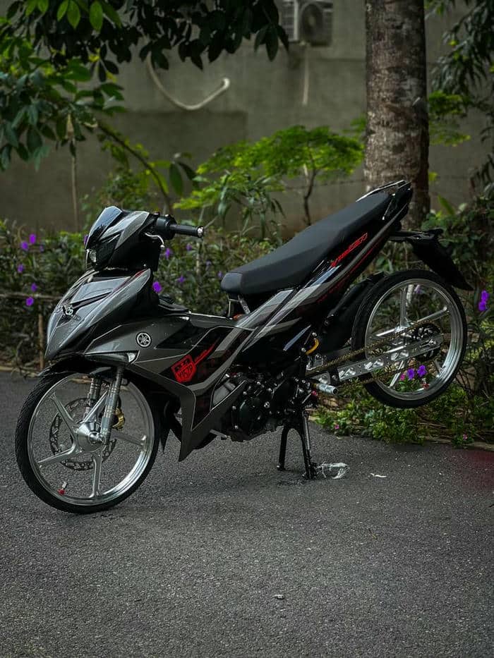 ถ่ายรูปกับรถกระบะเท่ๆ