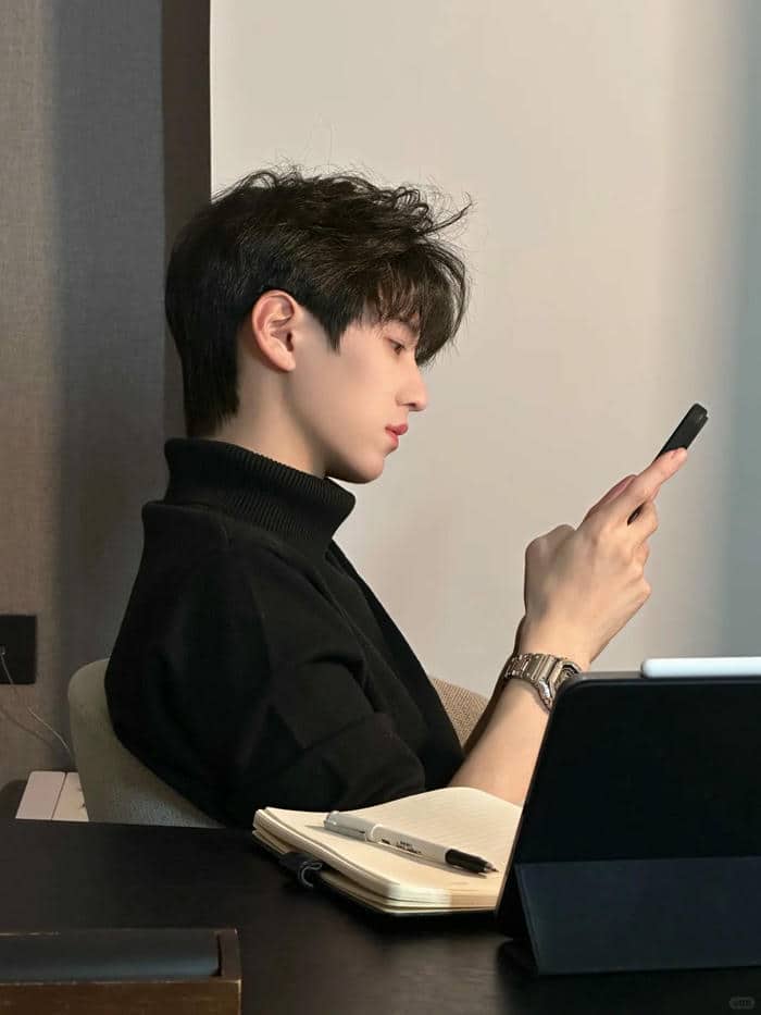 ผู้ชายหล่อ