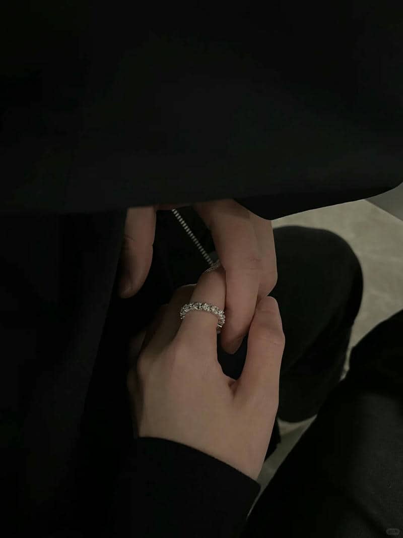 ภาพจับมือกัน