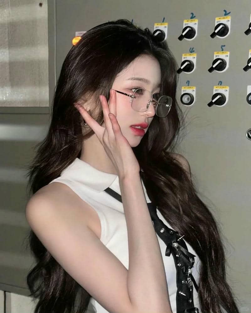 รูปการ์ตูนผู้หญิงใส่แว่นน่ารักๆ-1