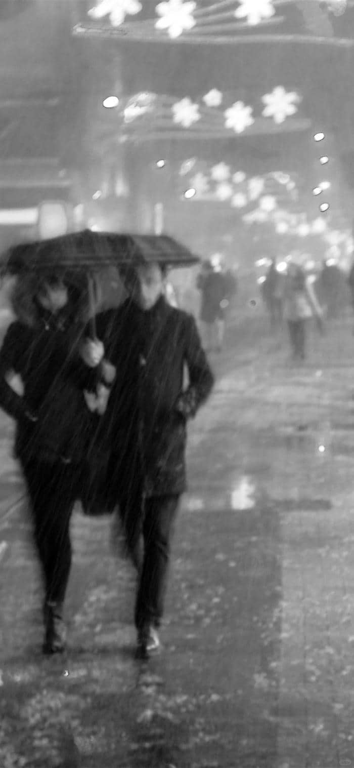 รูปฝนตกตอนกลางคืนสวยๆ
