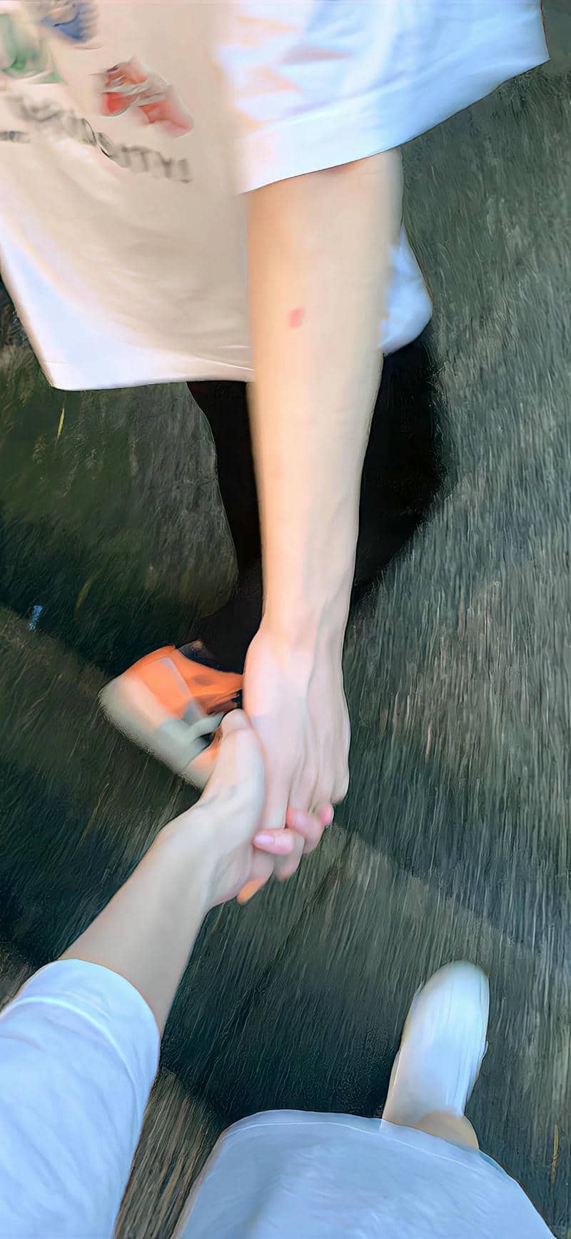 รูปภาพจับมือแฟน