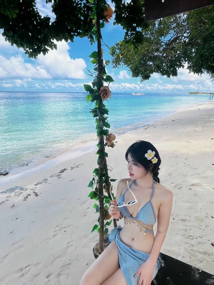 รูปสาวสวย บิกินี่ วันเกิด