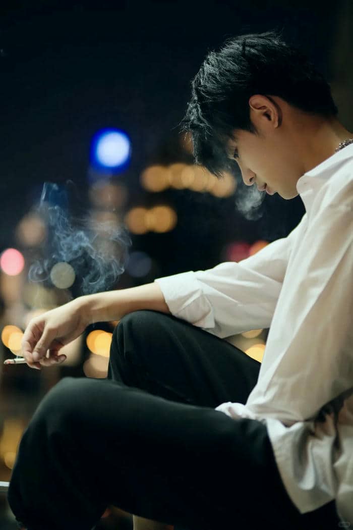 รูปอกหัก