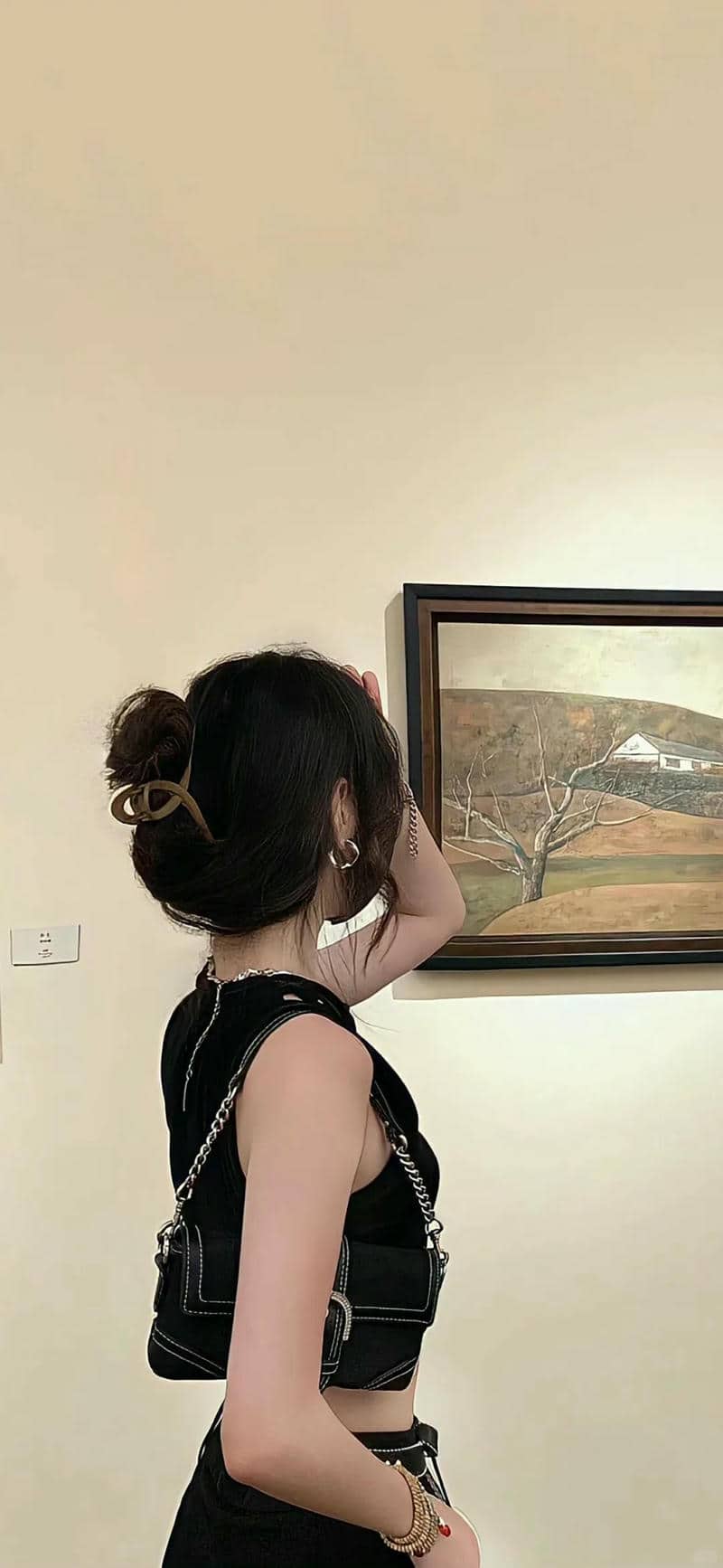 รูปแผ่นหลังผู้หญิง