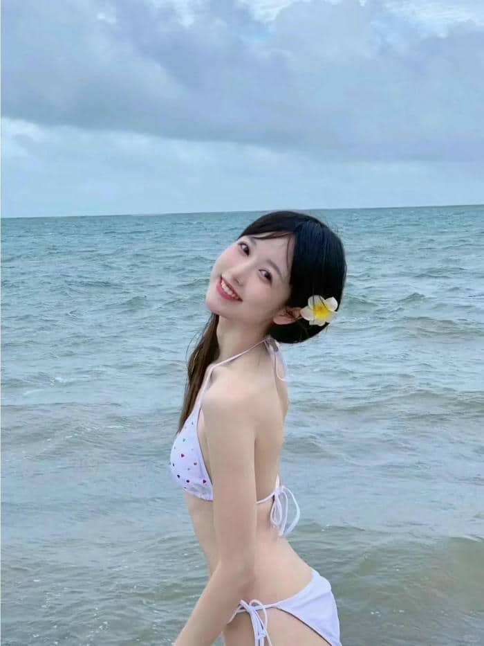 สาวใส่บิกินี