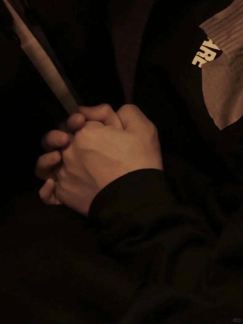 เงาจับมือกัน