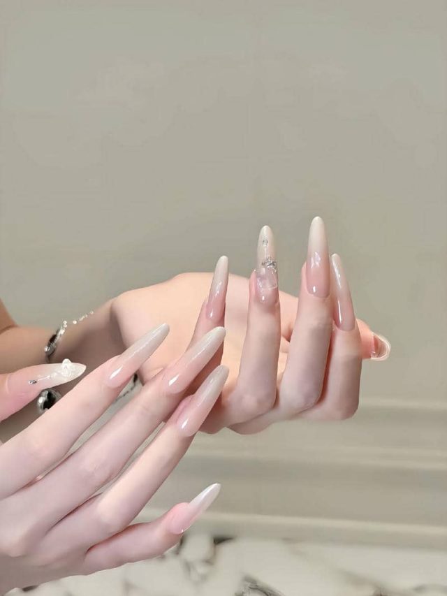 เล็บสีสวยๆ