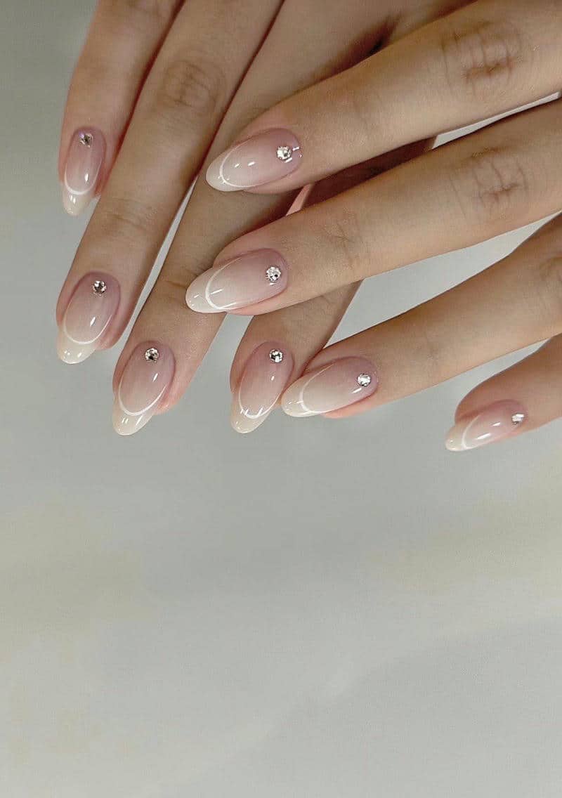 ทาปลายเล็บสวยๆ
