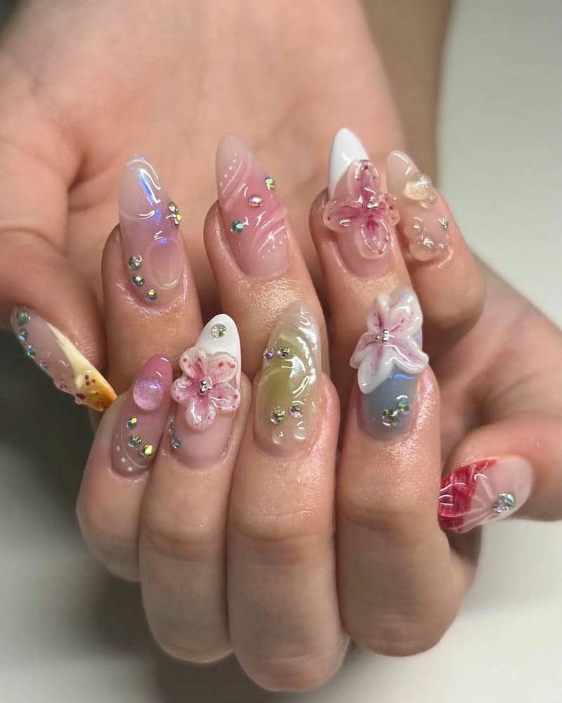 ทาเล็บสีพาสเทลหลายสี