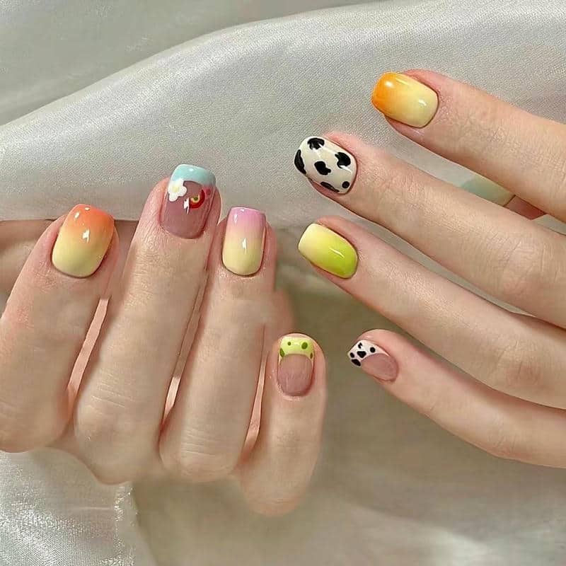 ทาเล็บหลายสี