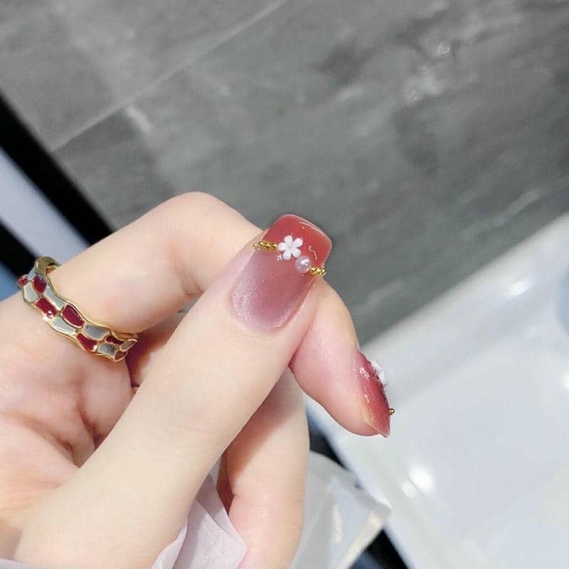 ทำเล็บลายดอกไม้