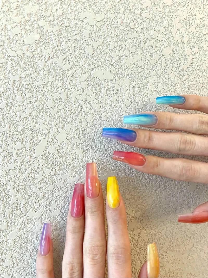 ทําเล็บ สีรุ้ง-1
