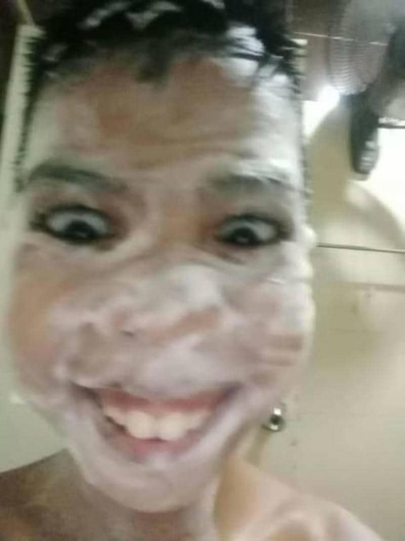 มีนตลก