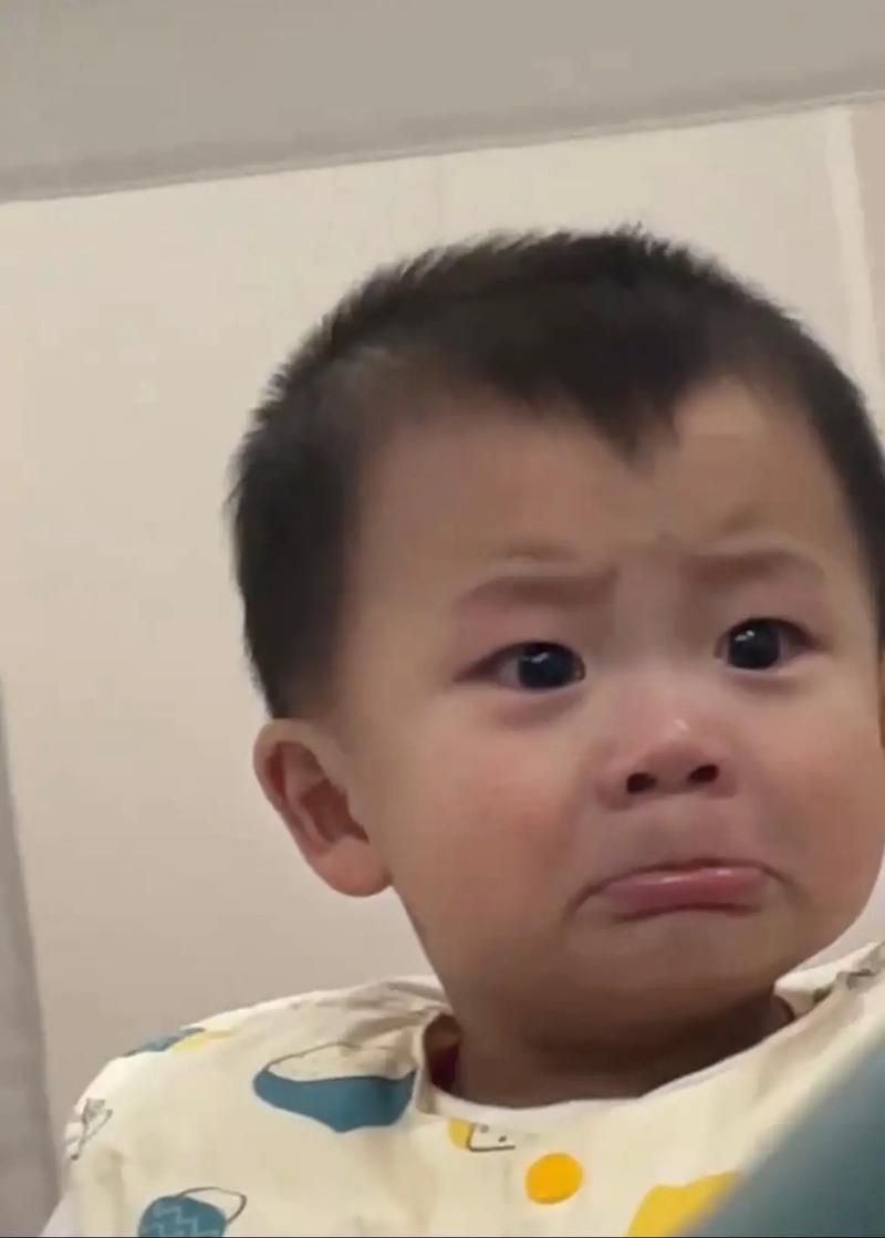 มีมนอนร้องไห้
