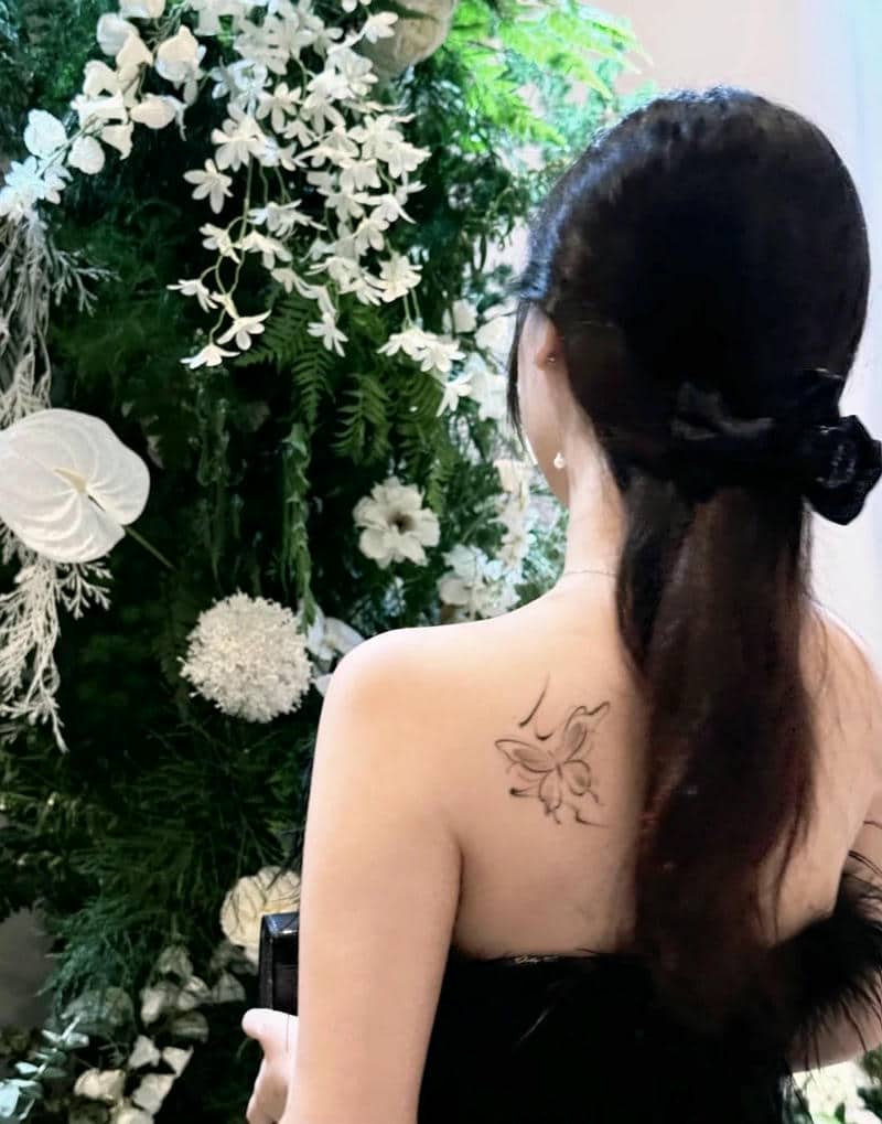 รอย สัก หลัง หู ผู้ชาย