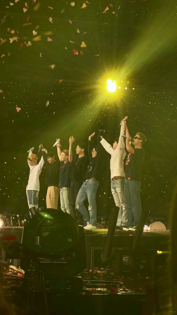 รูปวงบีทีเอส