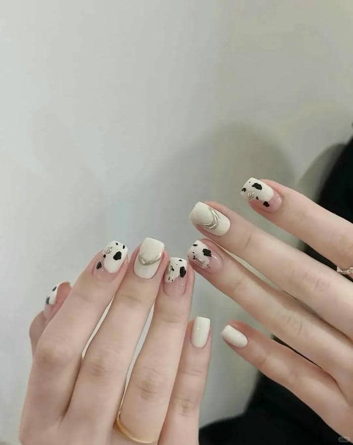 ลายเล็บดำ