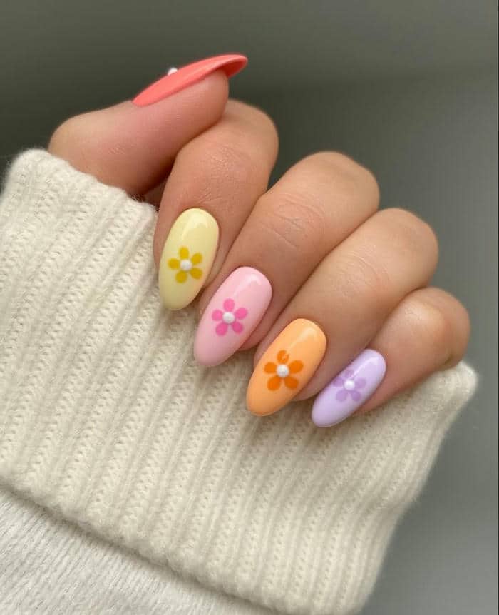 ลายเล็บน่ารักๆสีพาสเทล