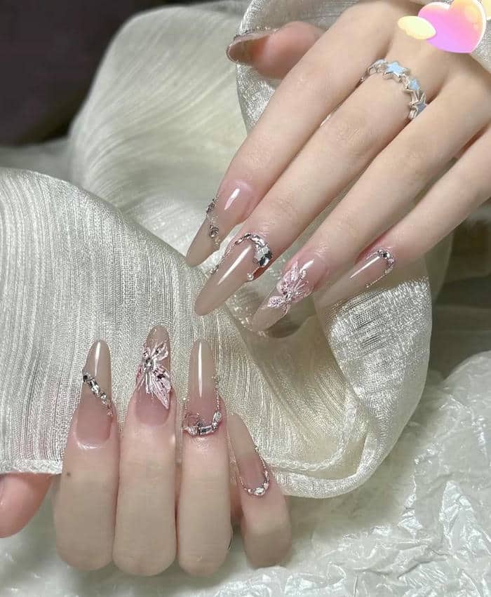 ลายเล็บสวยๆสีแดง