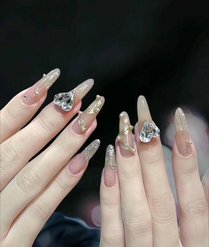 ลายเล็บสีแดงสวยๆ