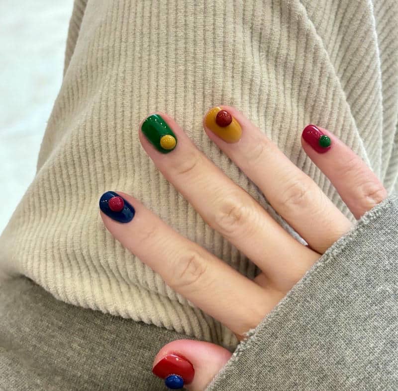 ลายเล็บไล่สี