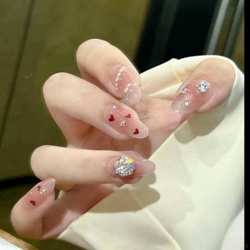 สีทาเล็บลูกแก้ว