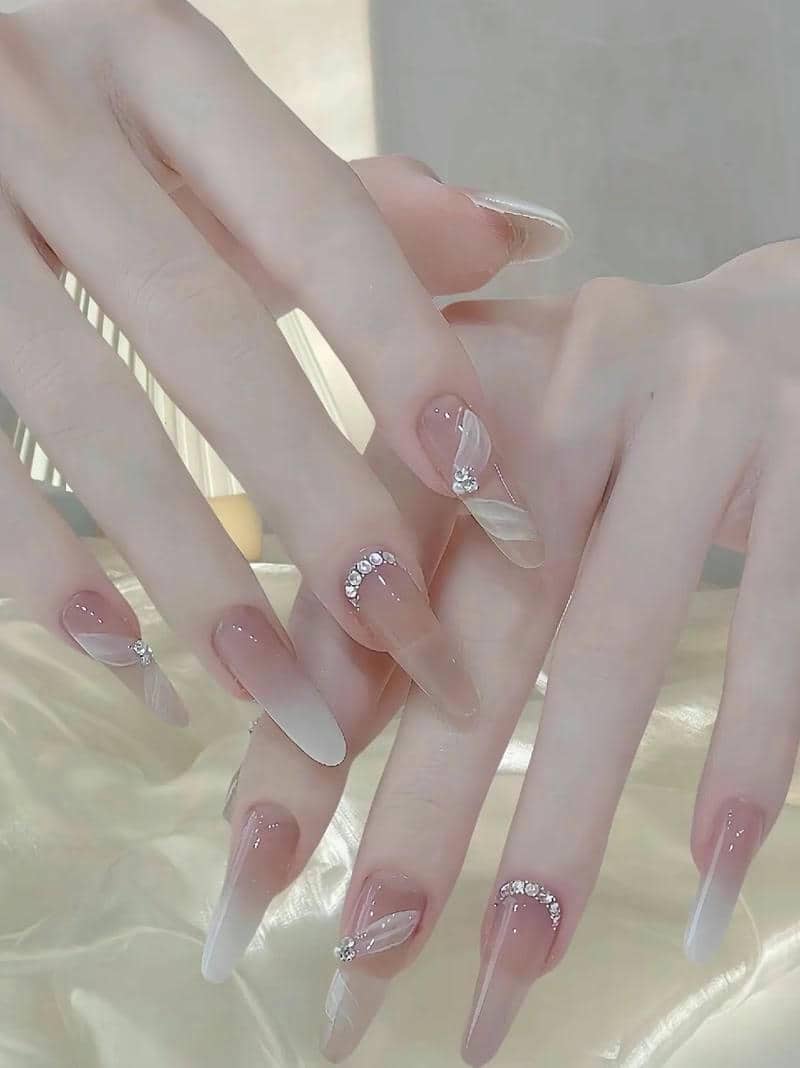 สีเล็บสวยๆ หรู2021