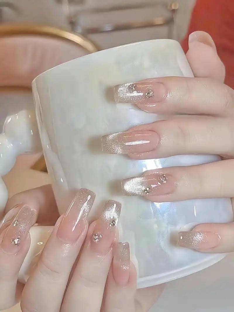 สีเล็บสวยๆมือขาว