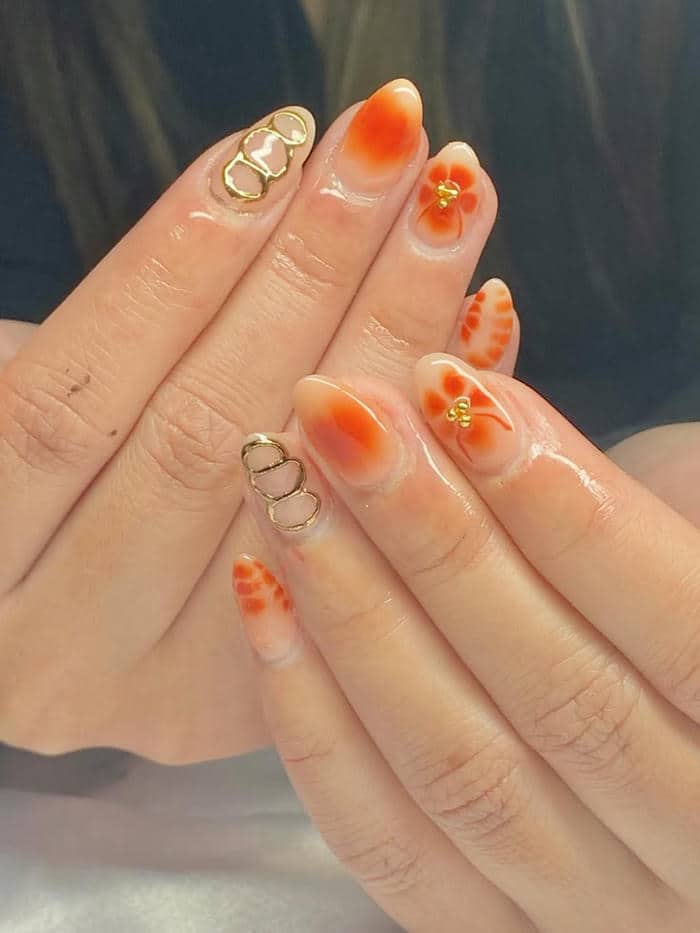 สีเล็บสีส้ม