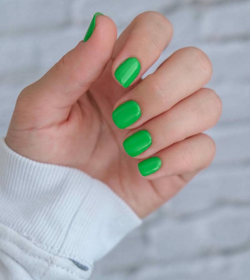 สีเล็บเจลสีเขียว