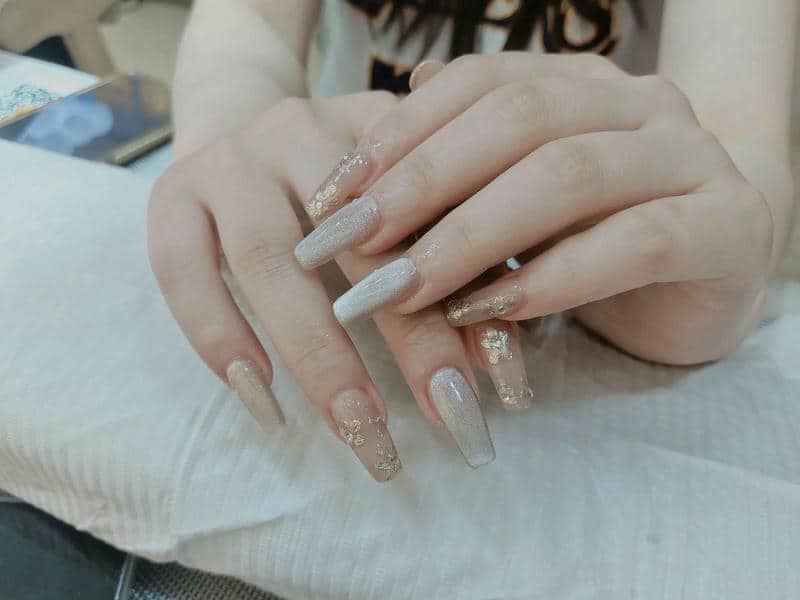 สีเล็บไปทะเล