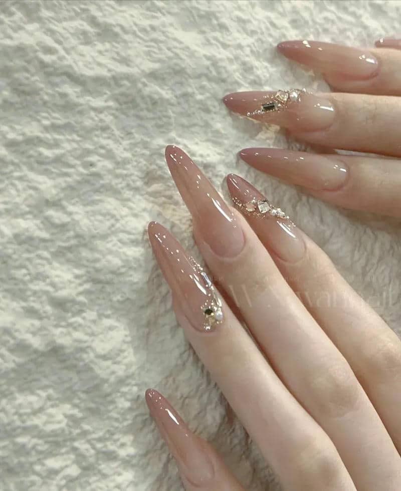 สีเล็บไฮโซ