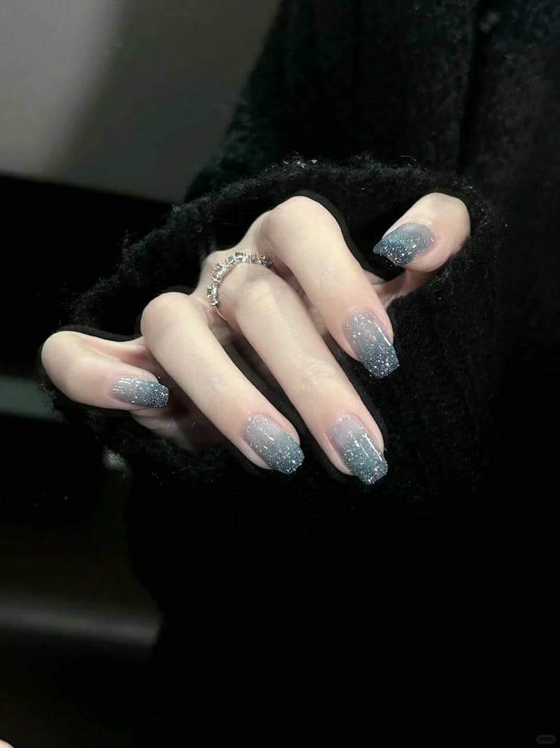 เล็บสีกากเพชร