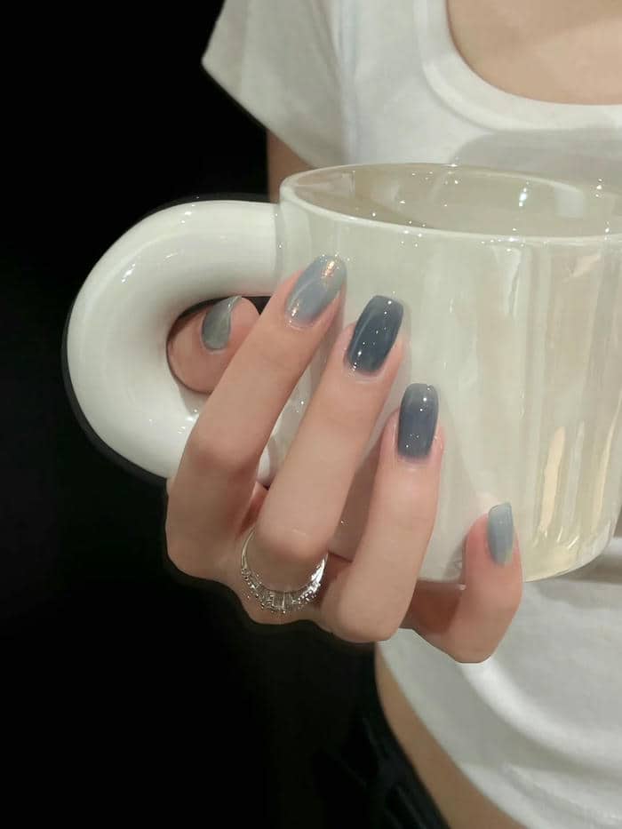 เล็บสีน้ำเงิน