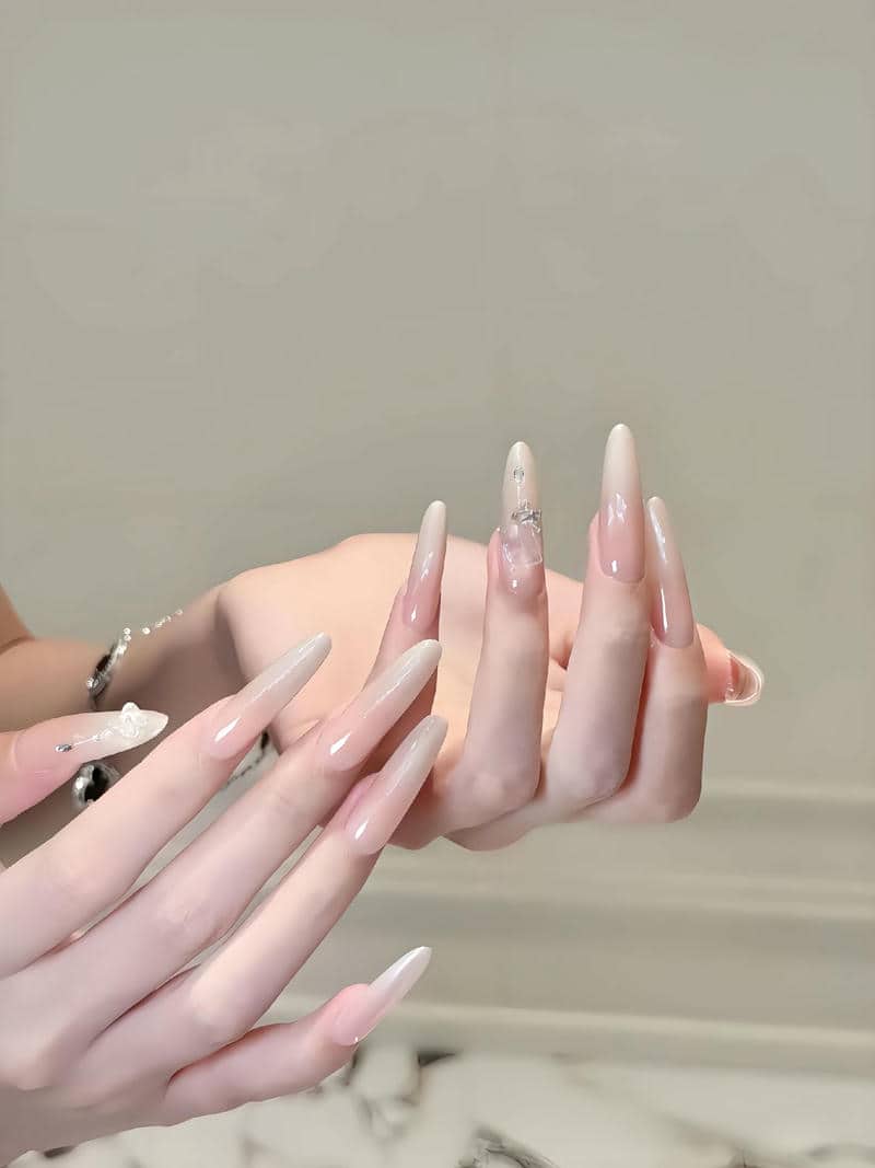 เล็บสีสวยๆ