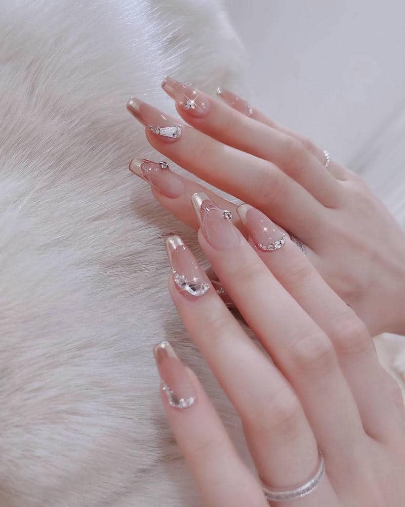 เล็บเจลสวยๆ เรียบหรู