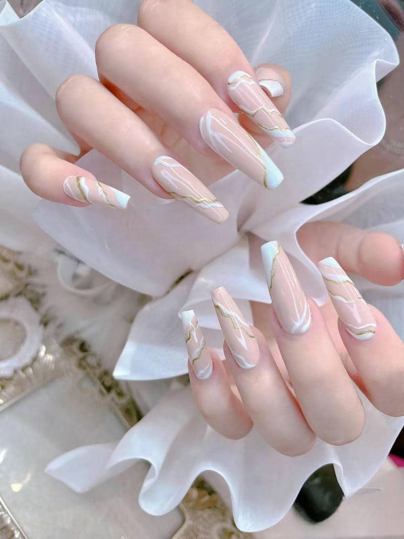 เล็บเจลสีชมพูเข้ม