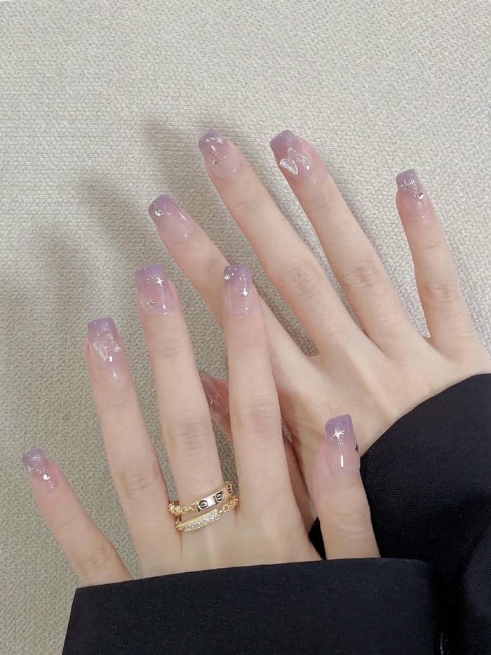 เล็บเจลสีม่วงกากเพชร