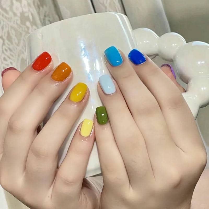 เล็บเจลสีรุ้ง-2