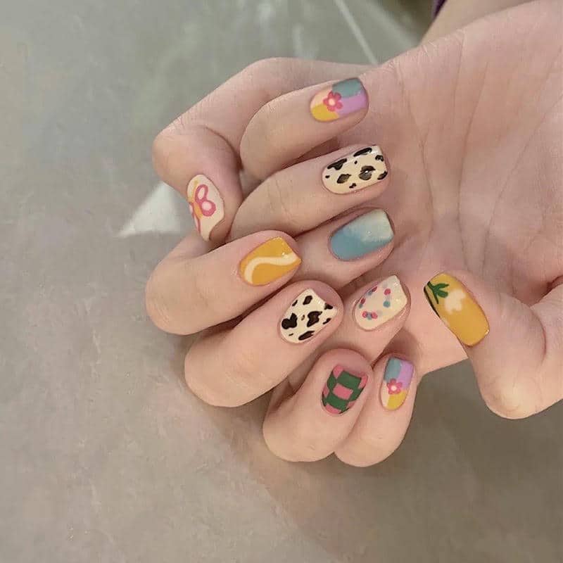 เล็บเจลสีสวยๆ
