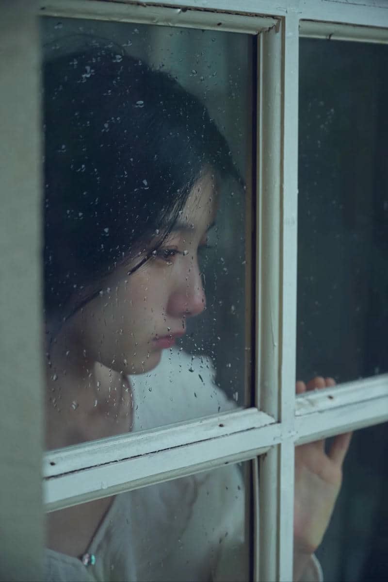 เศร้า ผู้หญิงร้องไห้-1