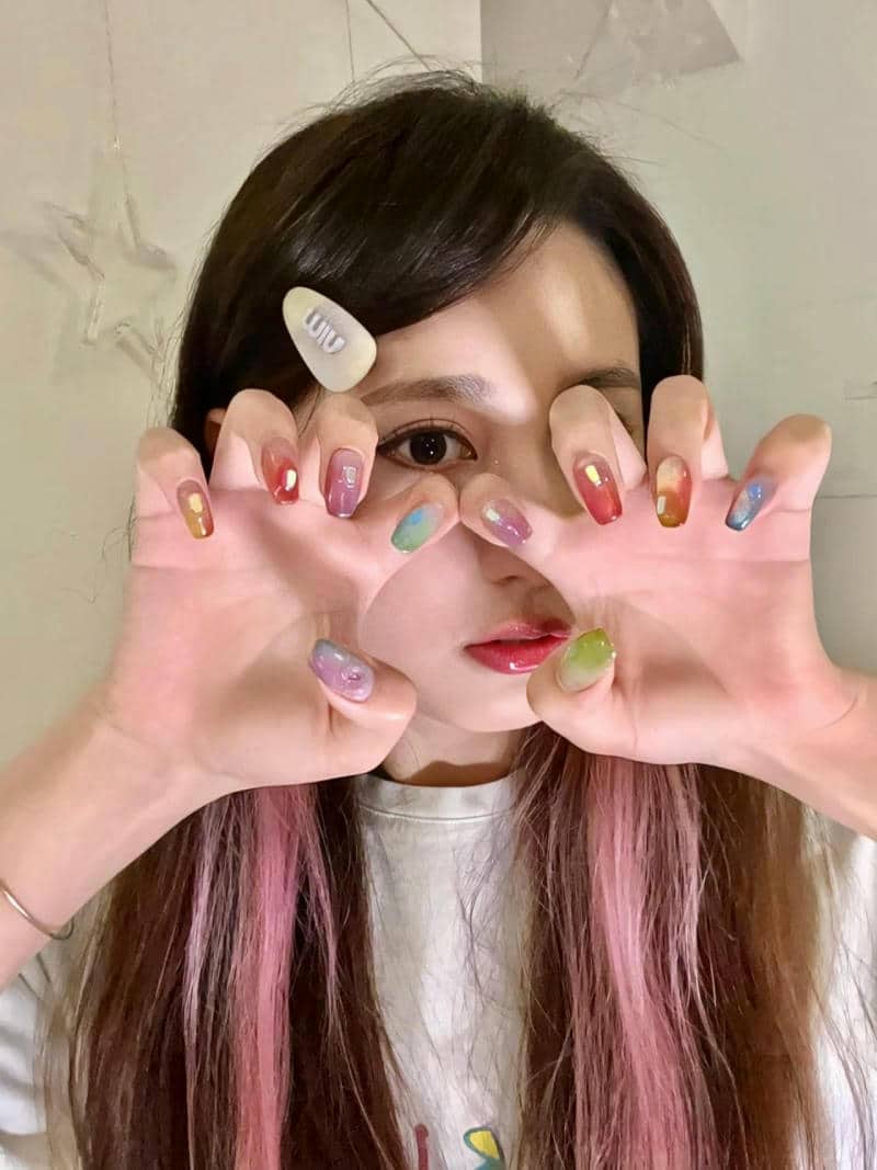 แบบเล็บสีชมพู