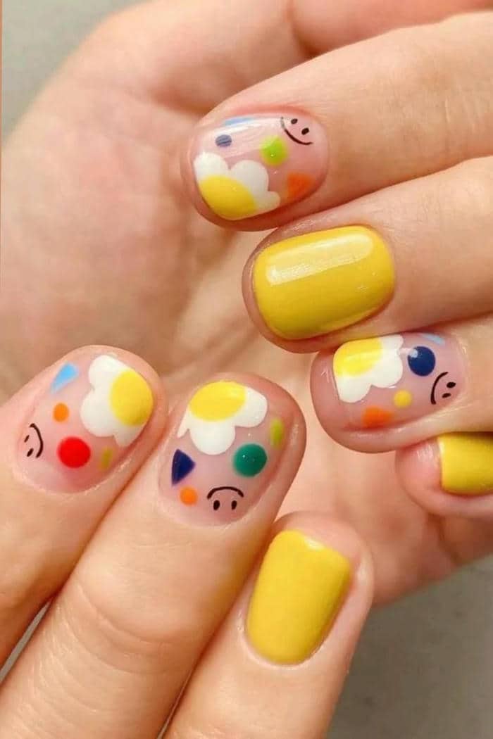 แบบเล็บสีเหลือง