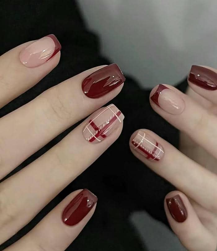 แบบเล็บเจลสีแดง