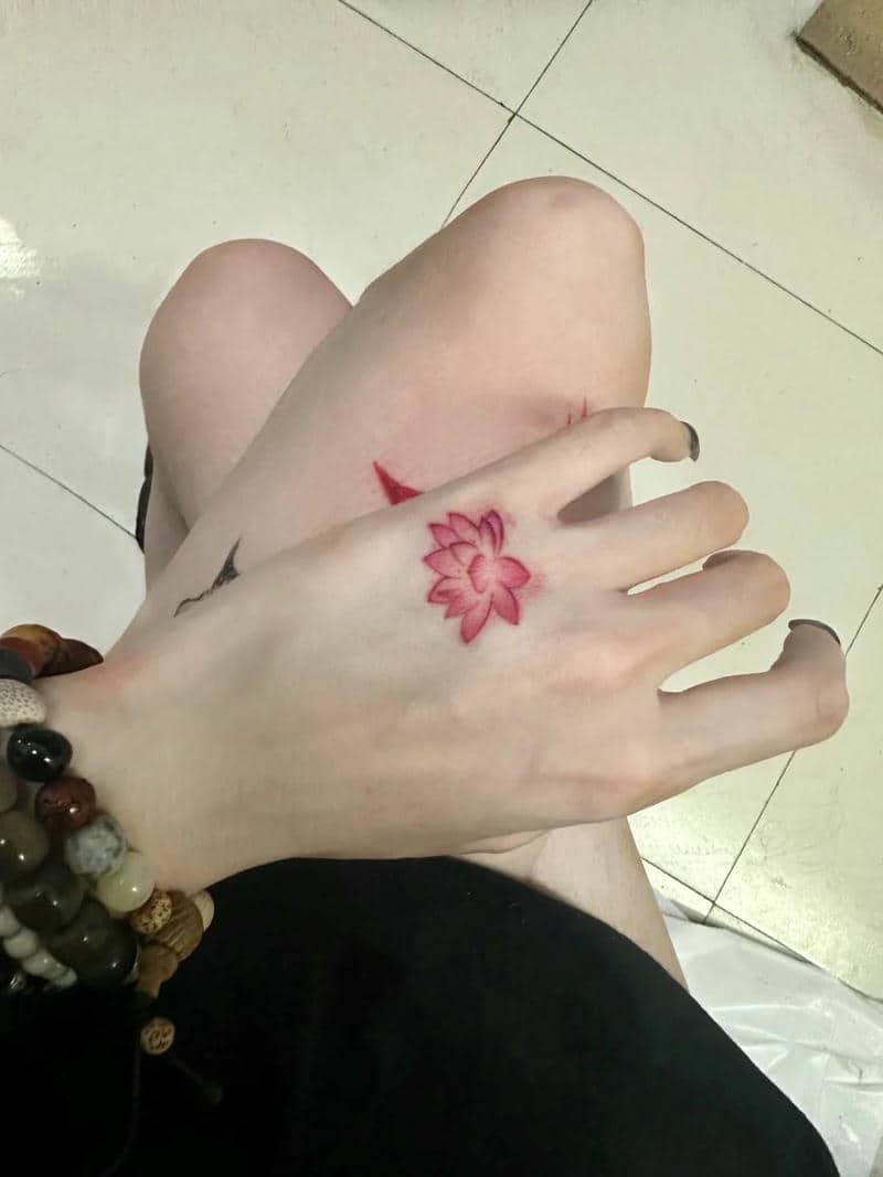 ดอกบัว ลายสัก