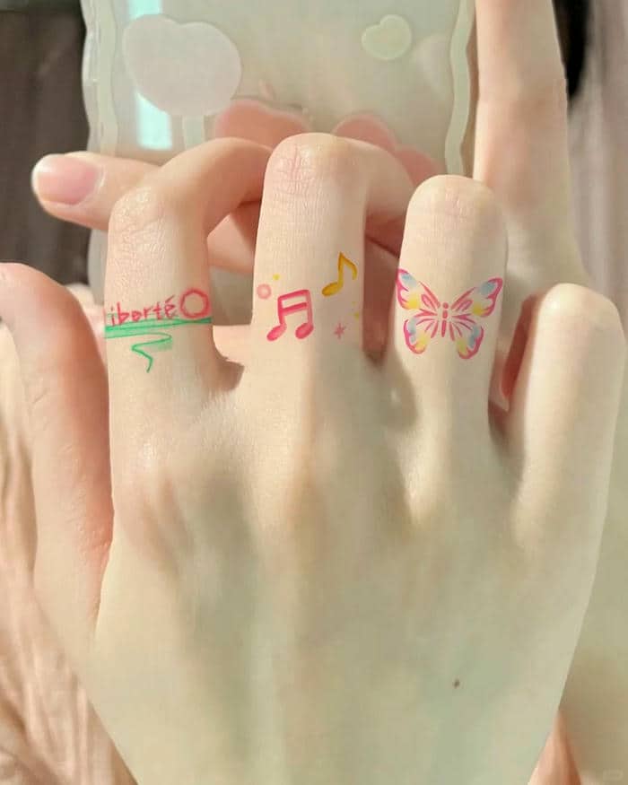 รอยสักที่ มือ เล็กๆ