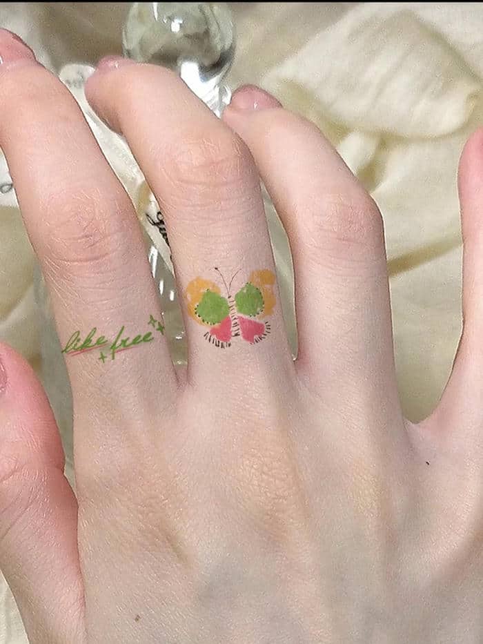 รอยสักที่นิ้วมือ ผู้ชาย